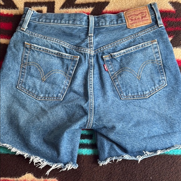 Levi's 501 Mid-Thigh High Rise Shorts - Picture 5 of 6